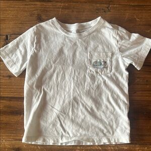 Vineyard Vines Savannah location t-shirt. Size 6